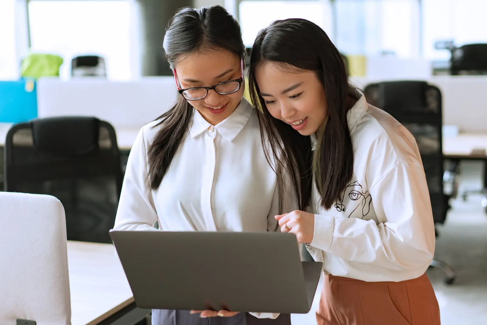Khách hàng hài lòng khi sử dụng dịch vụ doanh nghiệp